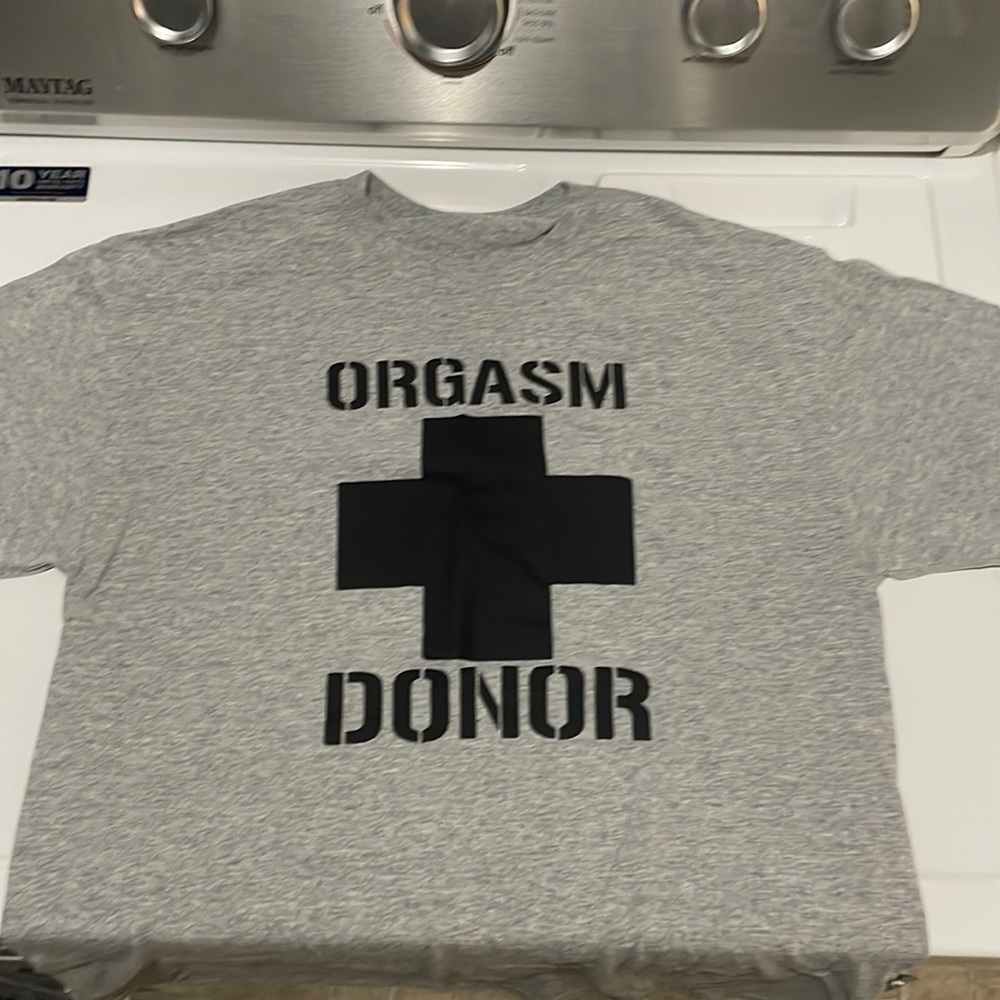 Grey short sleeve t-shirt